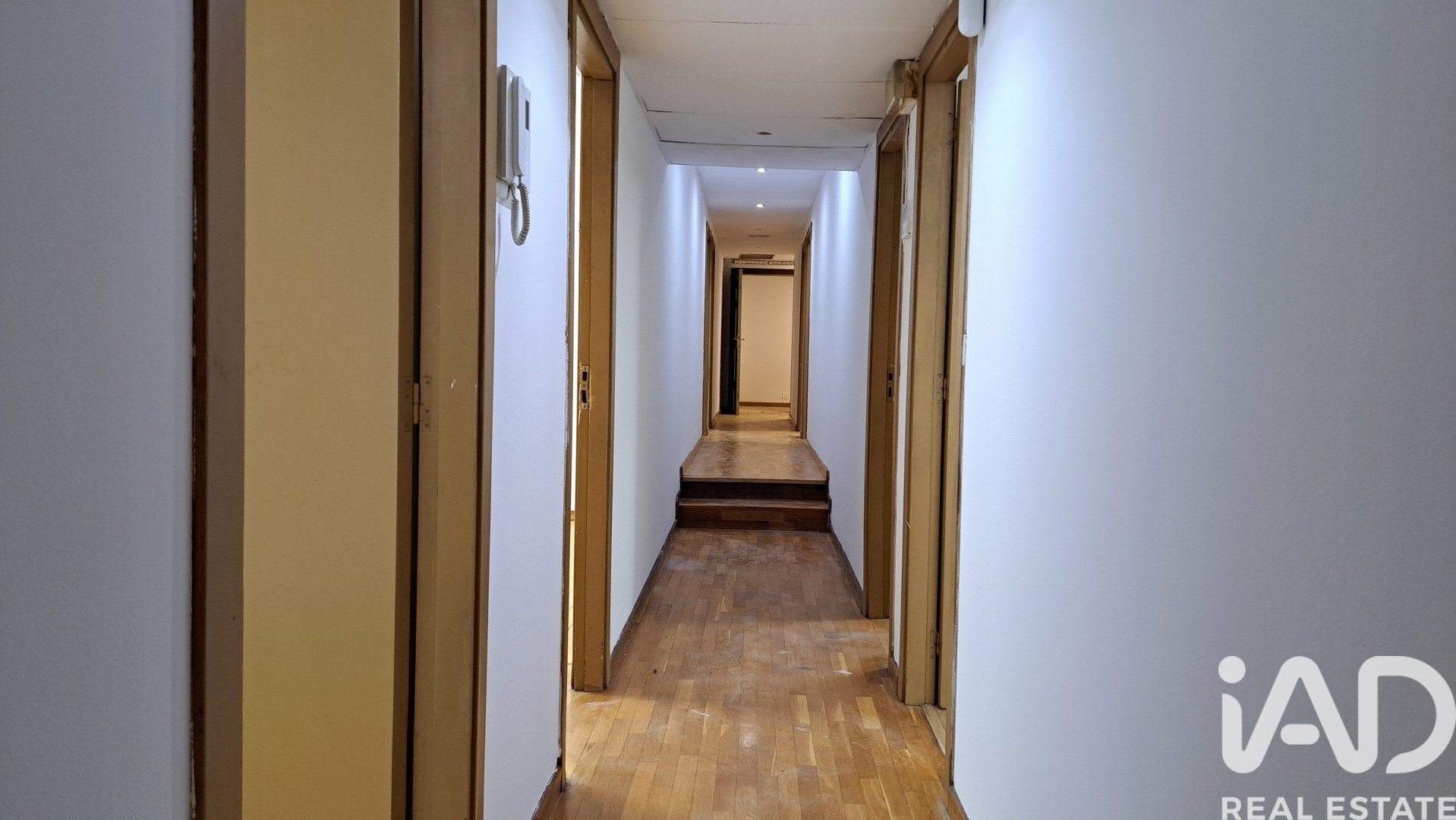 Komerciāls īpašums Barcelona, Spānijā 139 m2 Nr. 195722