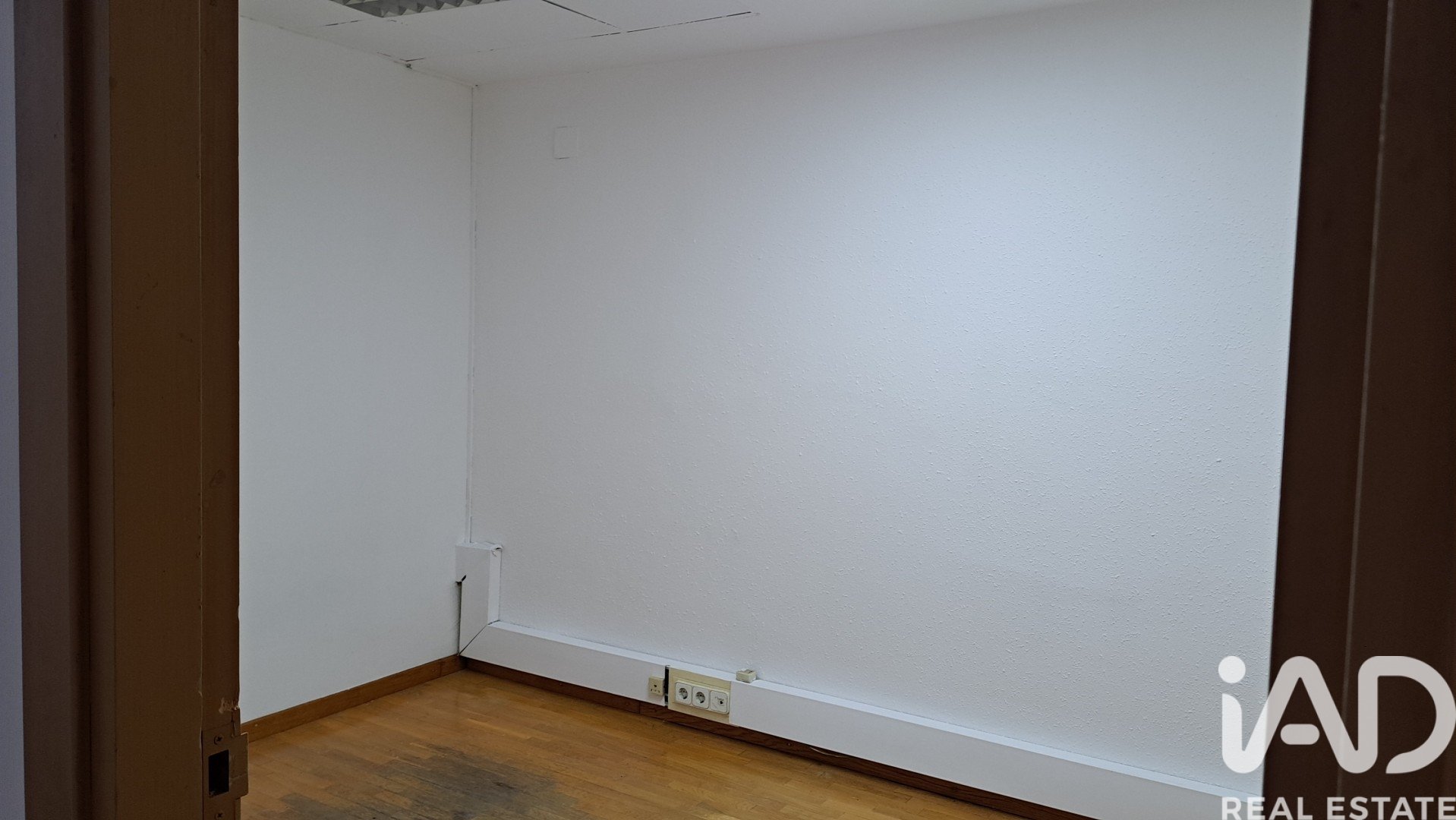 Komerciāls īpašums Barcelona, Spānijā 139 m2 Nr. 195722