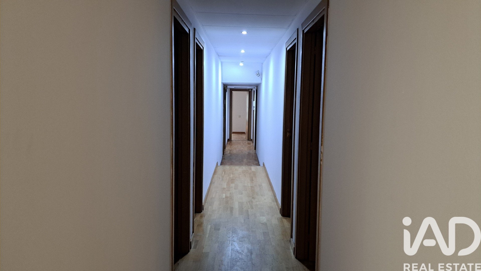 Komerciāls īpašums Barcelona, Spānijā 139 m2 Nr. 195722