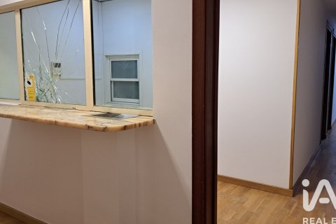 Commercial property in Barcelona, Spain 139 sq.m. No. 195722