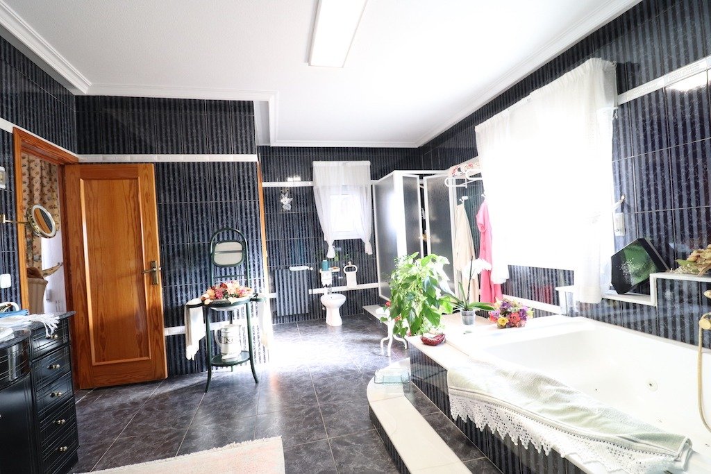 Apartament w El Chaparral, Alicante, Hiszpania 5 sypialni, 380 mkw. nr 165363
