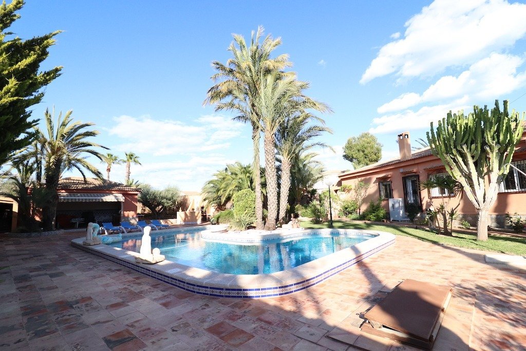 Apartament w El Chaparral, Alicante, Hiszpania 5 sypialni, 380 mkw. nr 165363