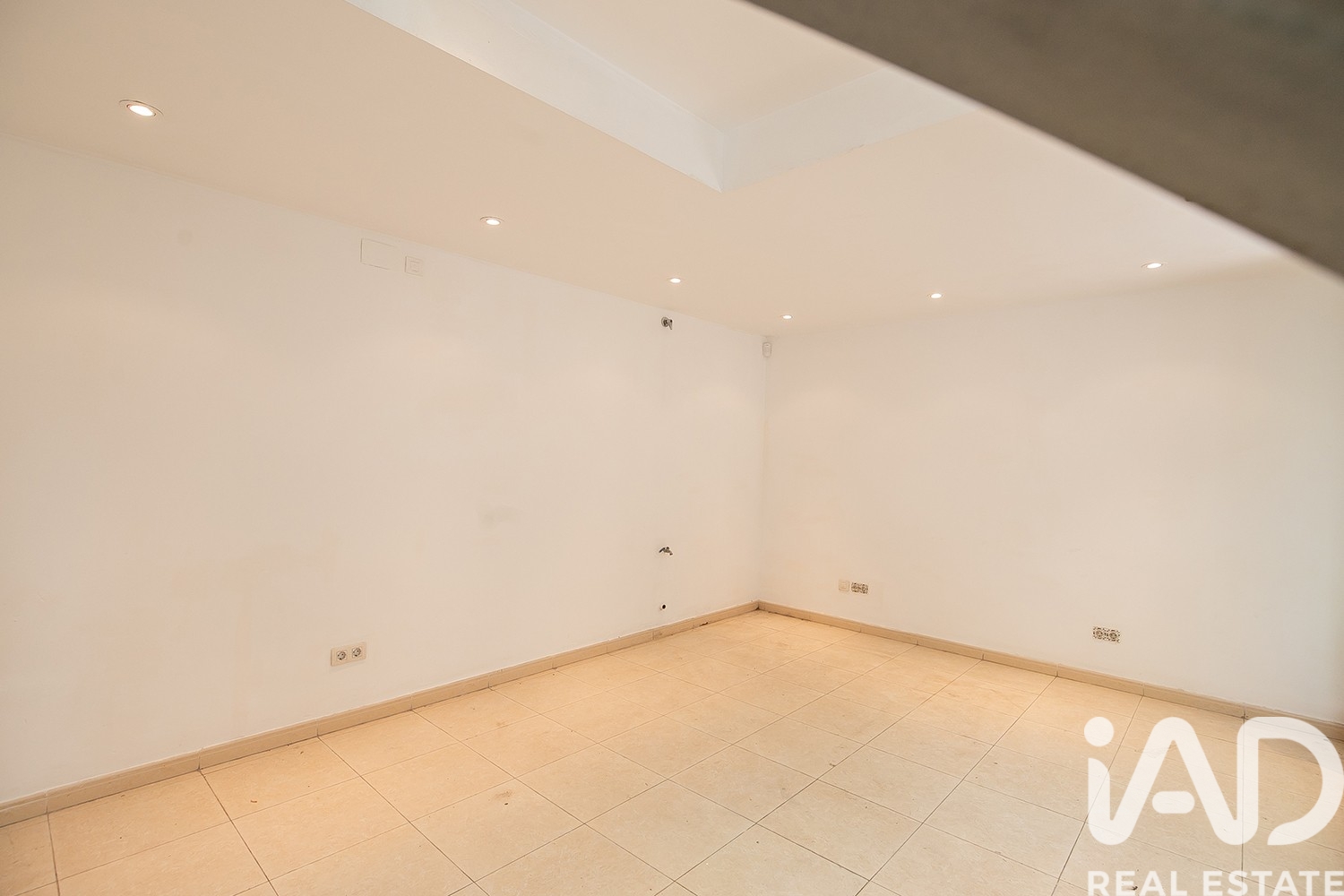 Lokal usługowy w Barcelona, Hiszpania 2 sypialnie, 112 mkw. nr 152610