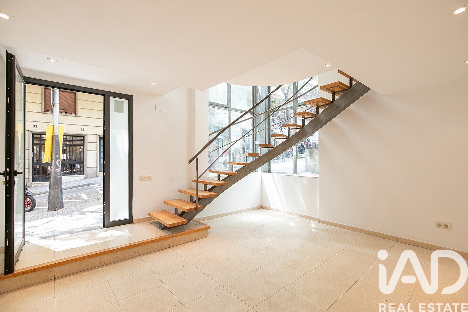 Lokal usługowy w Barcelona, Hiszpania 2 sypialnie, 112 mkw. nr 152610