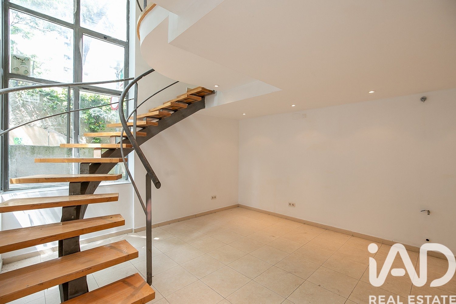Lokal usługowy w Barcelona, Hiszpania 2 sypialnie, 112 mkw. nr 152610
