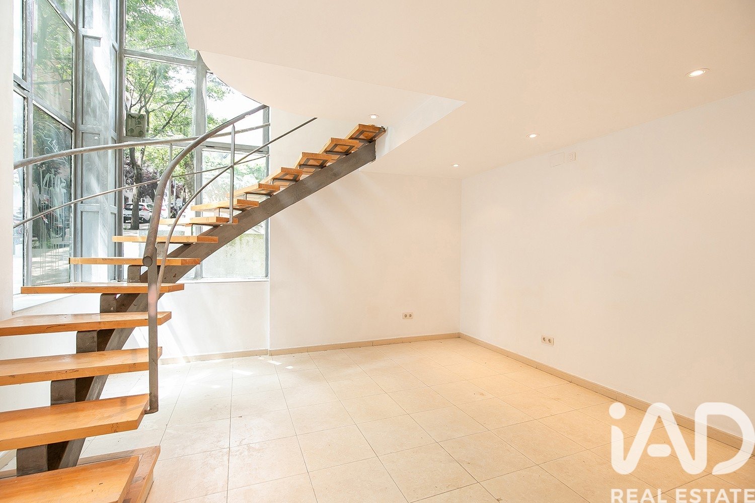 Lokal usługowy w Barcelona, Hiszpania 2 sypialnie, 112 mkw. nr 152610