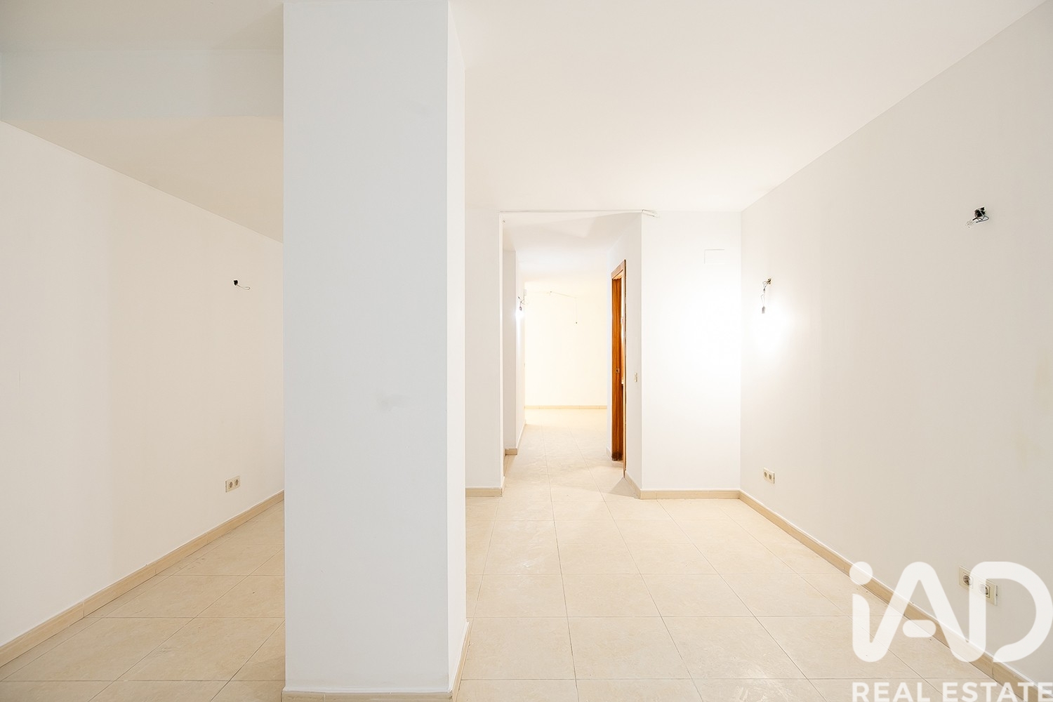 Lokal usługowy w Barcelona, Hiszpania 2 sypialnie, 112 mkw. nr 152610