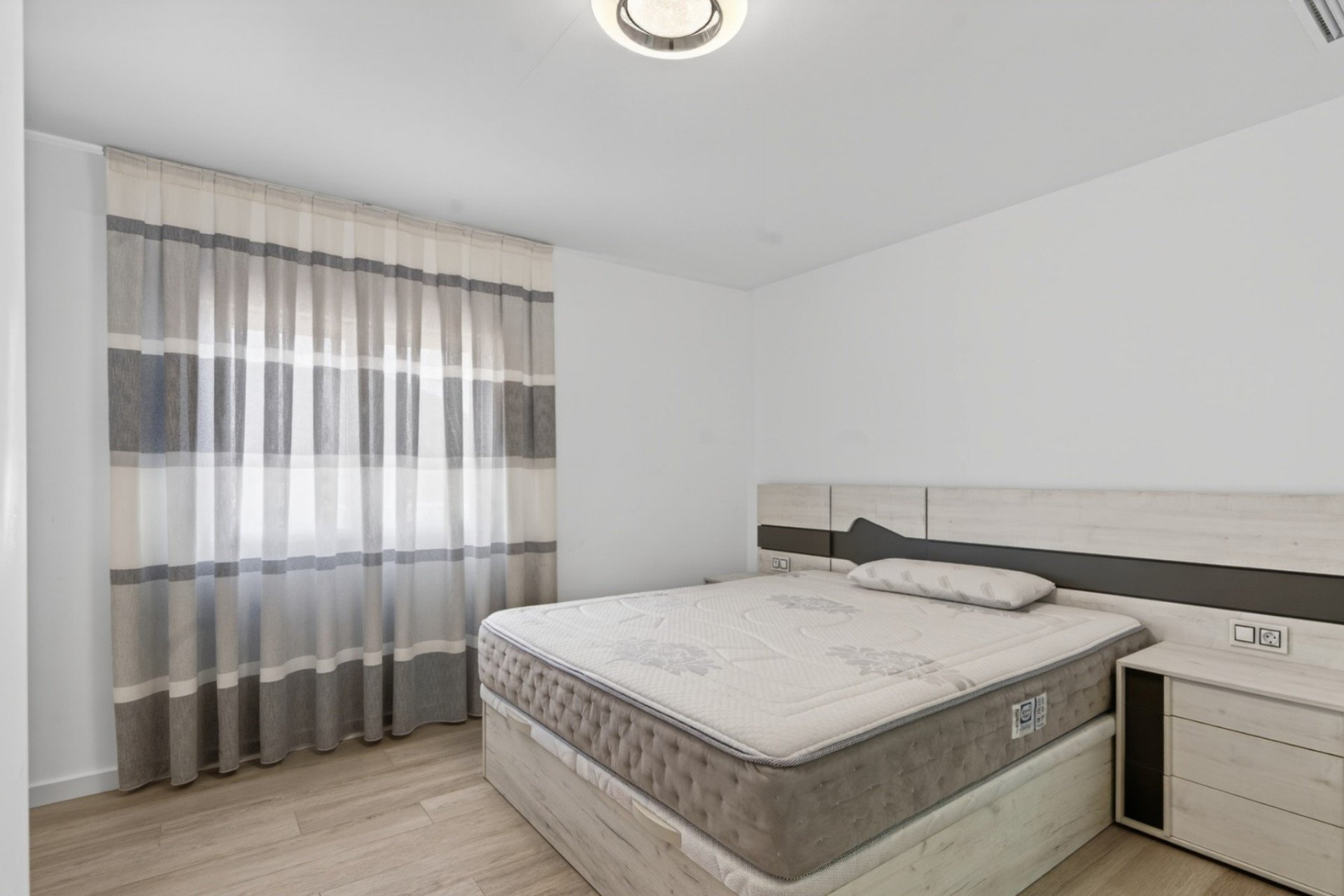 Villa i Alicante, Spanien 5 sovrum, 500 kvm. Nr. 149606