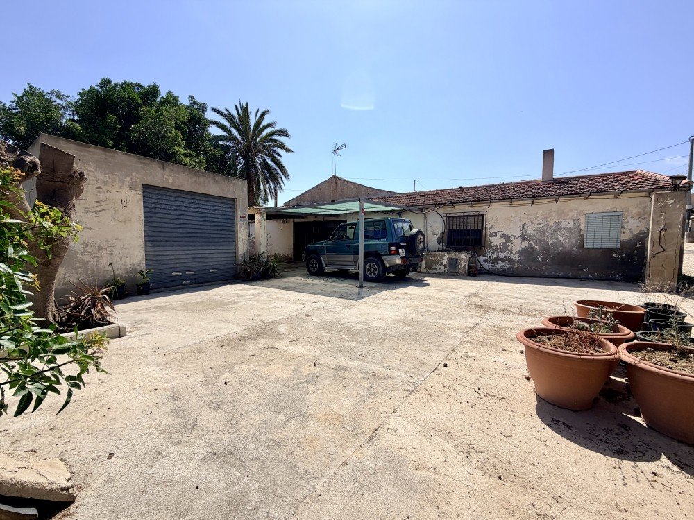 Finca i La Marina, Alicante, Spanien 5 sovrum, 200 kvm. Nr. 189883