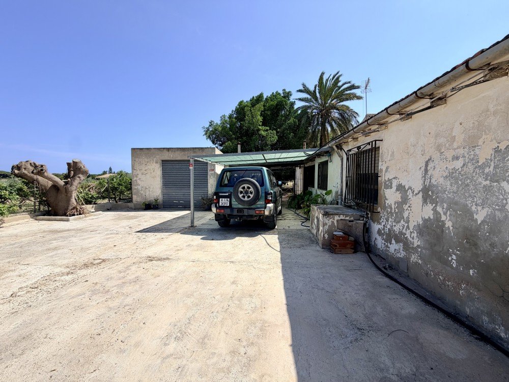 Finca i La Marina, Alicante, Spanien 5 sovrum, 200 kvm. Nr. 189883