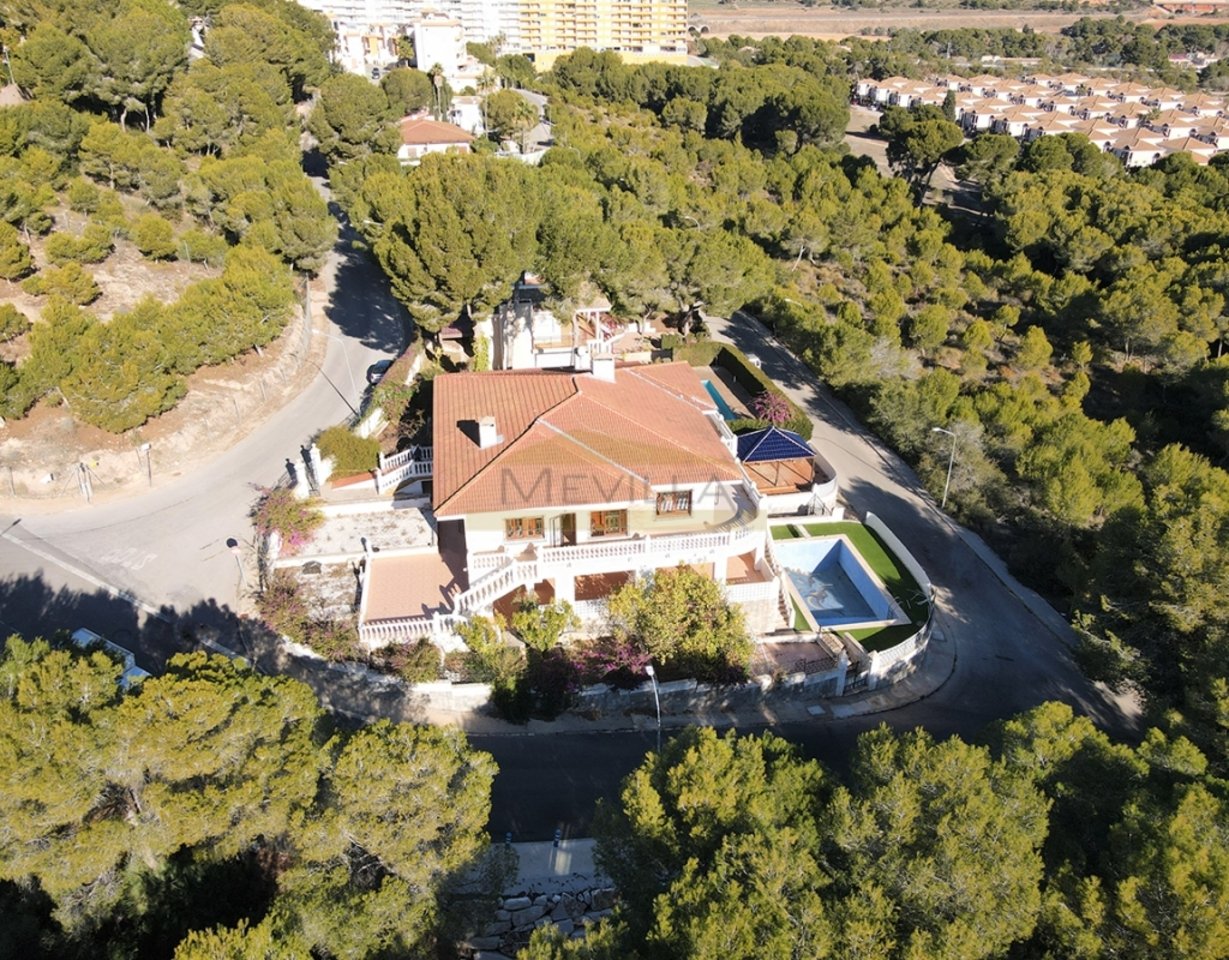 Villa i Campoamor, Alicante, Spanien 10 sovrum, 780 kvm. Nr. 94090