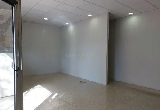 Commercial property à Sabadell, Barcelona, Espagne 117 m2 No. 191203