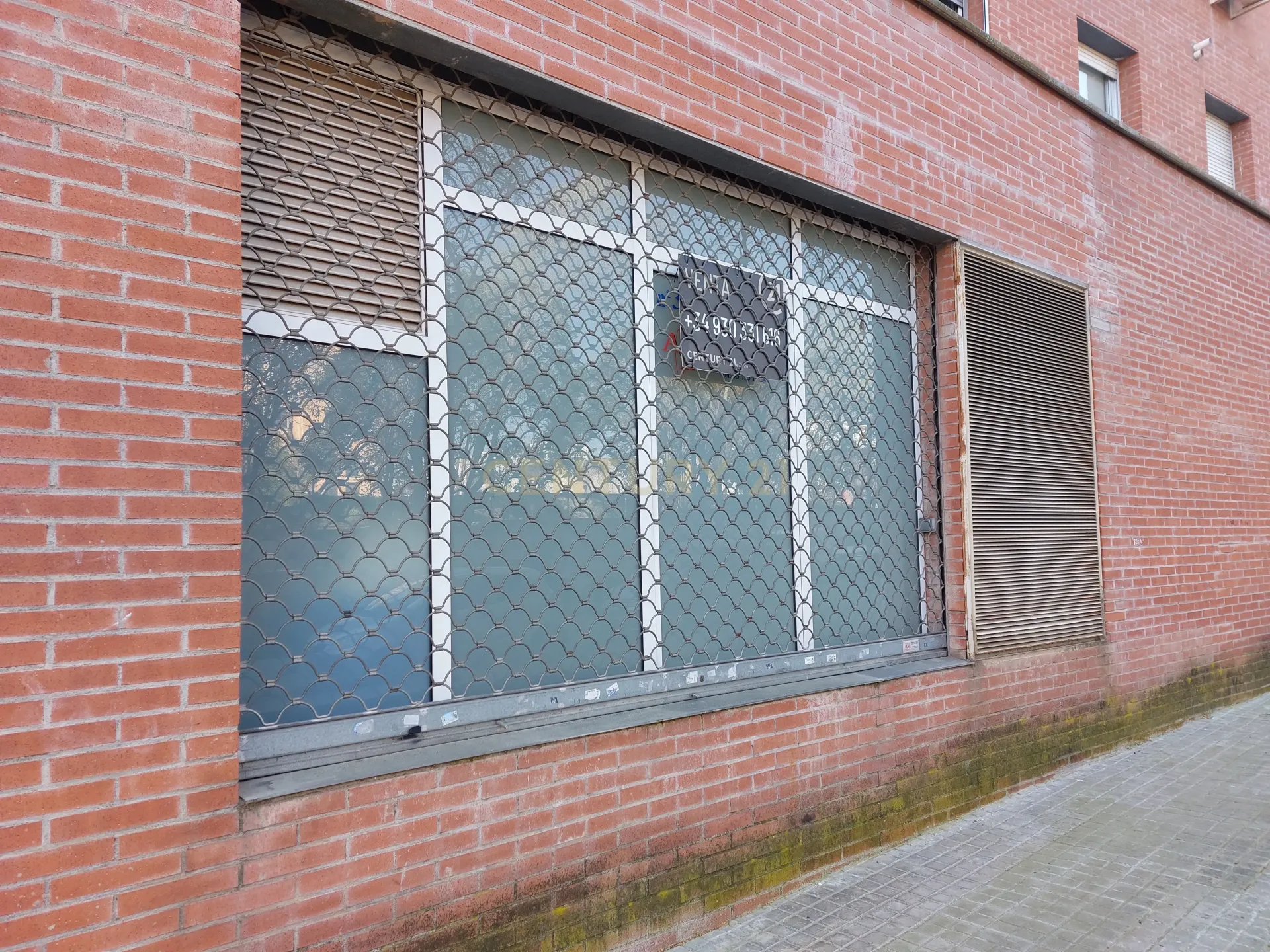 Commercial property à Sabadell, Barcelona, Espagne 117 m2 No. 191203