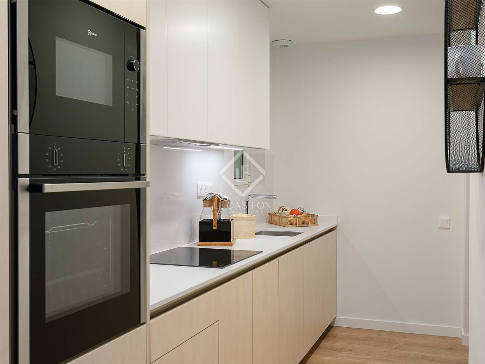Apartment in Barcelona, Spain 2 bedrooms, 95 sq.m. No. 192616