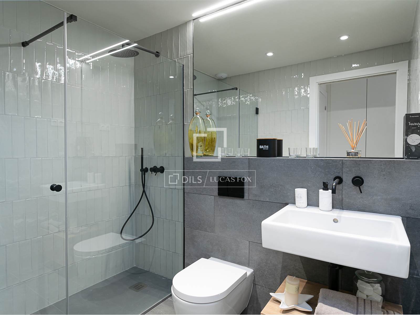 Apartment in Barcelona, Spain 2 bedrooms, 95 sq.m. No. 192616