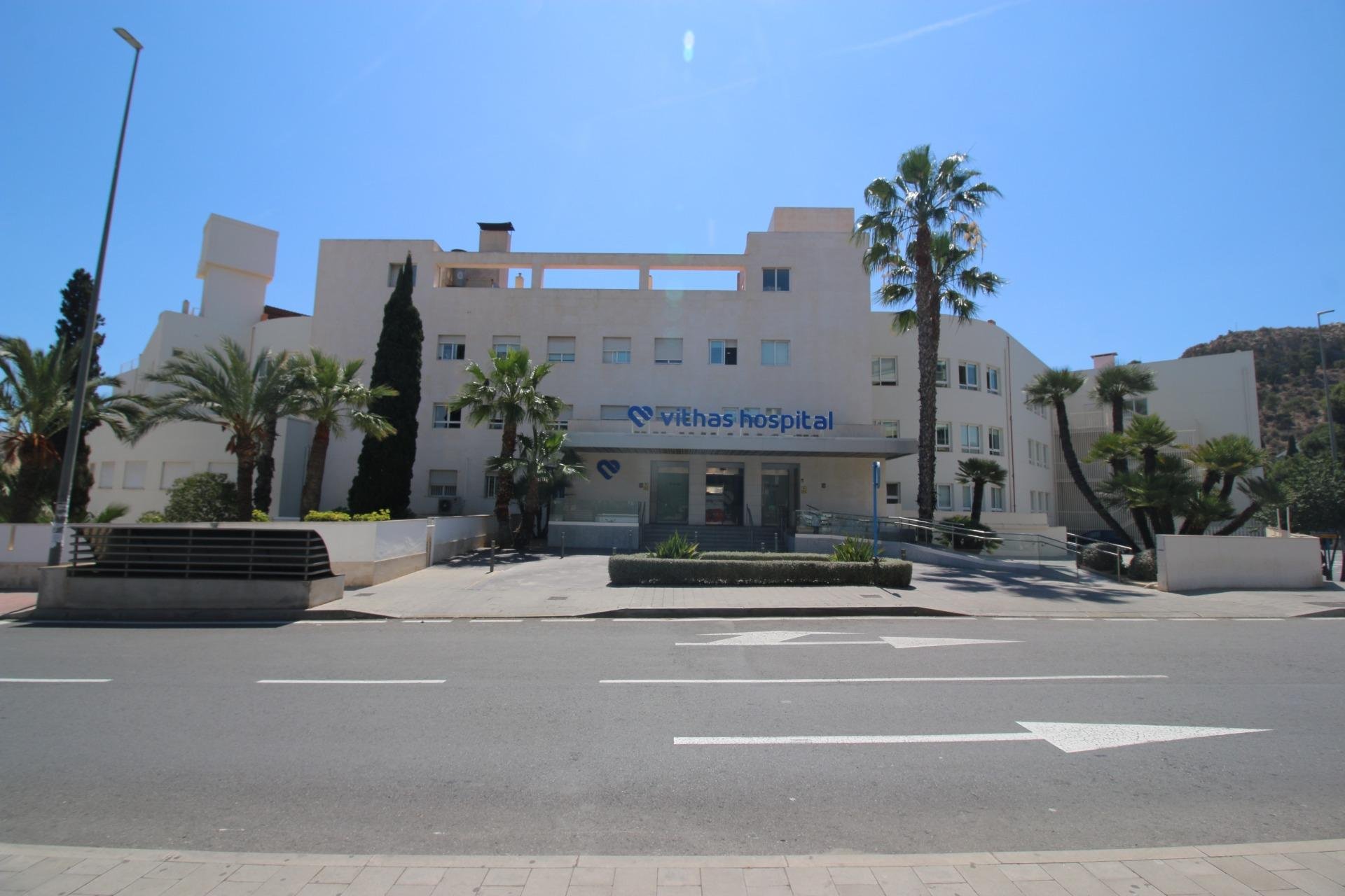 Liikekiinteistö Alicante, Espanja 24 makuuhuonetta, 1280 m2 No. 165210