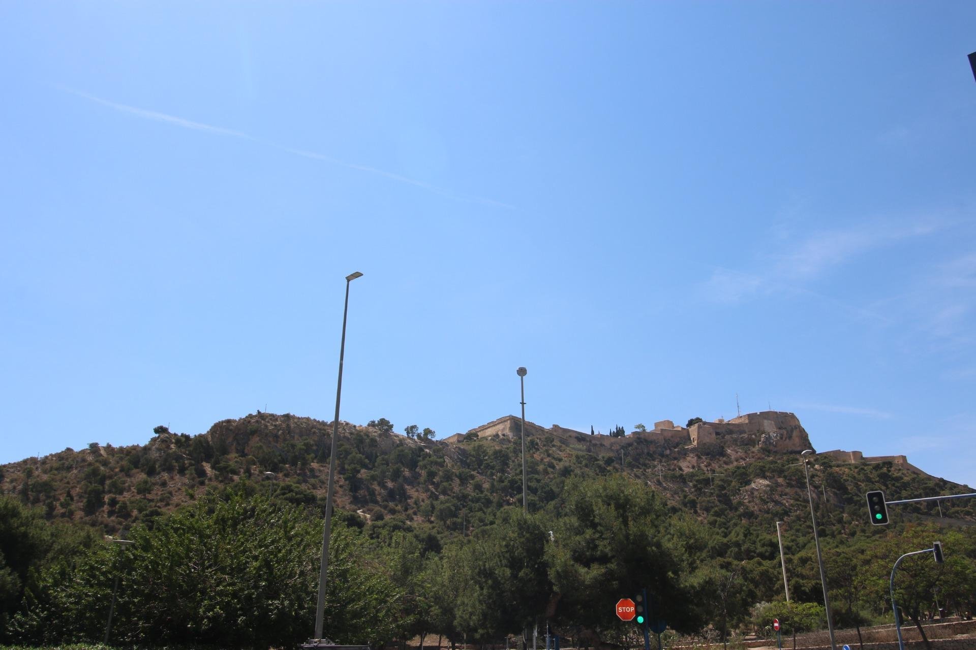 Liikekiinteistö Alicante, Espanja 24 makuuhuonetta, 1280 m2 No. 165210
