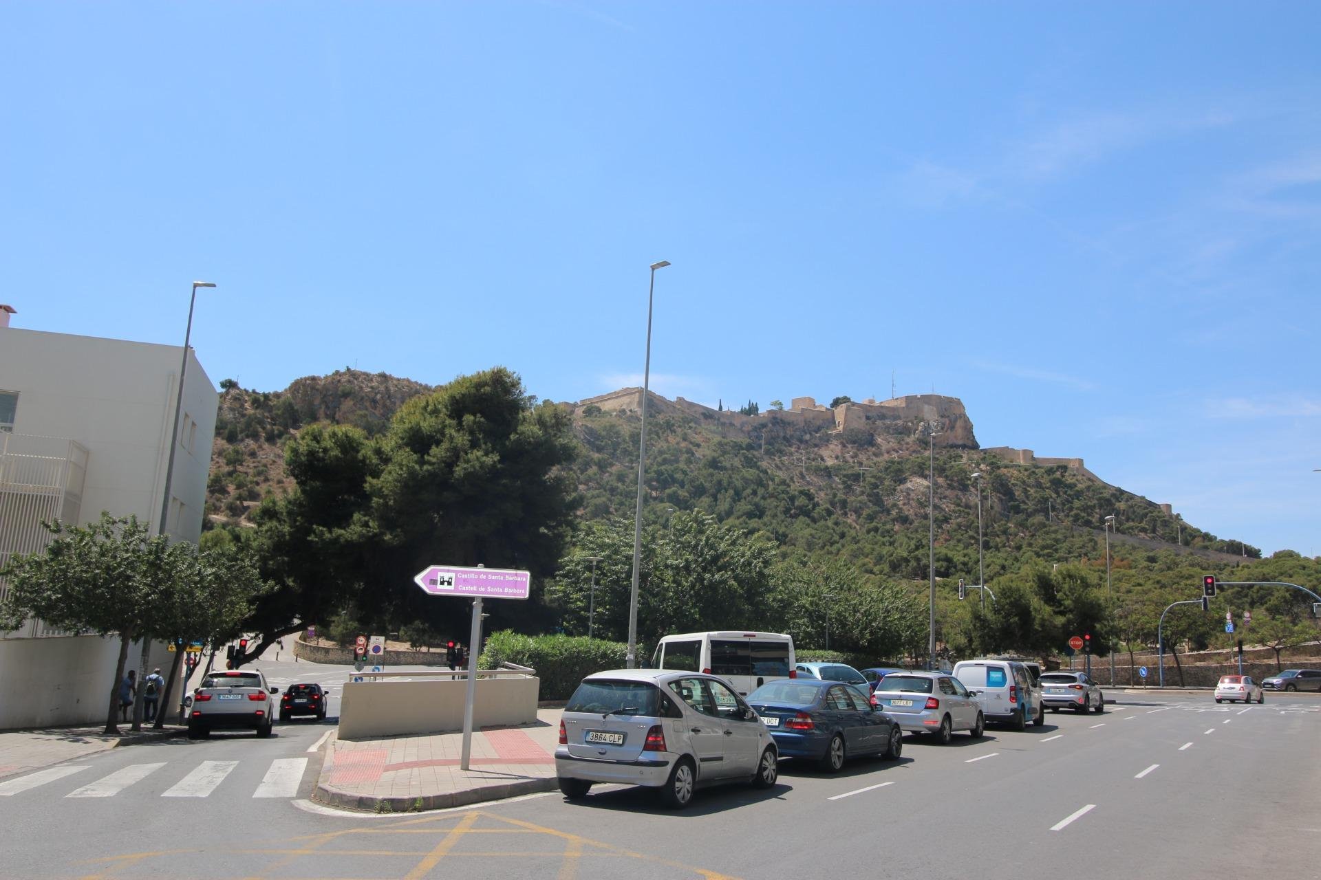 Liikekiinteistö Alicante, Espanja 24 makuuhuonetta, 1280 m2 No. 165210