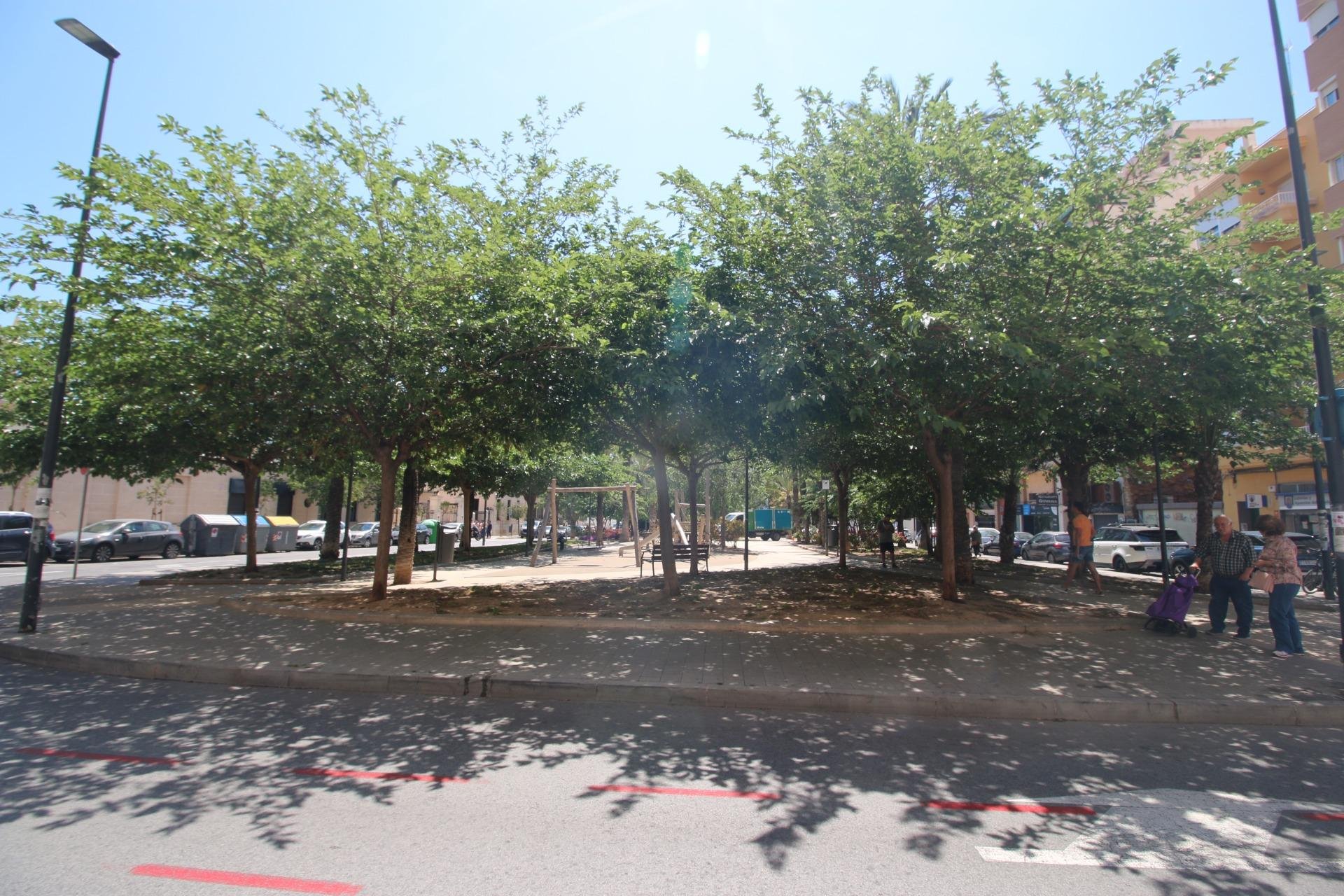 Liikekiinteistö Alicante, Espanja 24 makuuhuonetta, 1280 m2 No. 165210