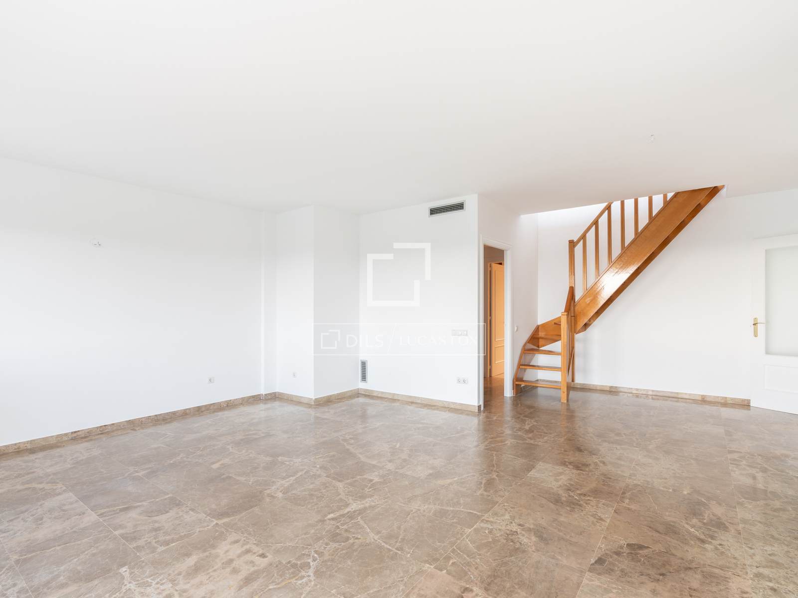 Penthouse in Gava, Barcelona, Spain 4 bedrooms, 153 sq.m. No. 150633