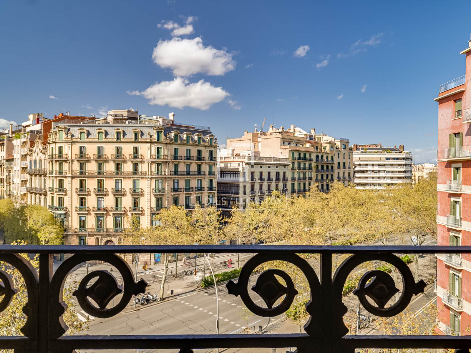 Takvåning i Barcelona, Spanien 3 sovrum, 185 kvm. Nr. 150629