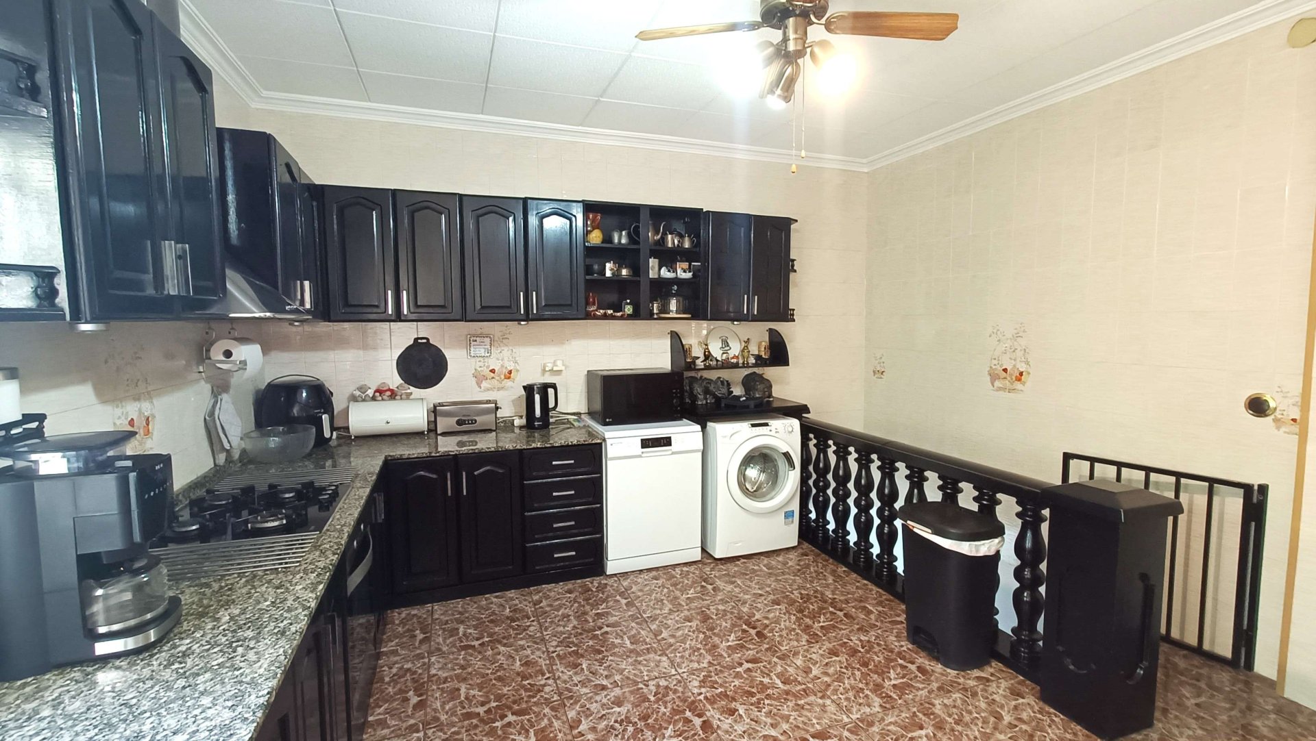Huvila Barrio De La Estacion De Crevillente, Alicante, Espanja 6 makuuhuonetta, 312 m2 No. 189681