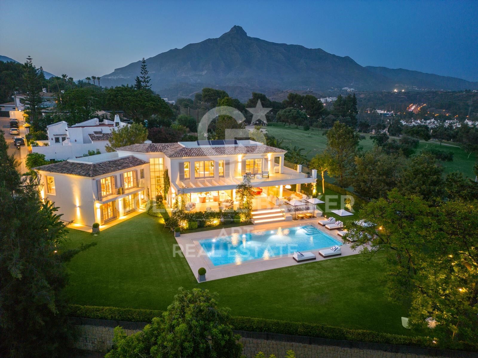 House in Marbella, Malaga, Spain 6 bedrooms, 702 sq.m. No. 157884
