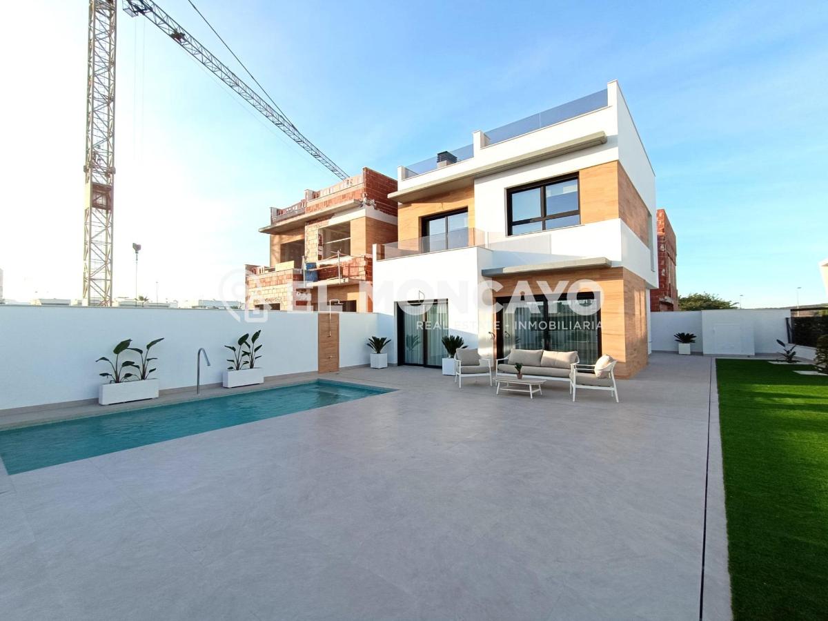 Villa a Benijofar, Alicante, Spagna 3 camere da letto, 138 mq. N° 102262