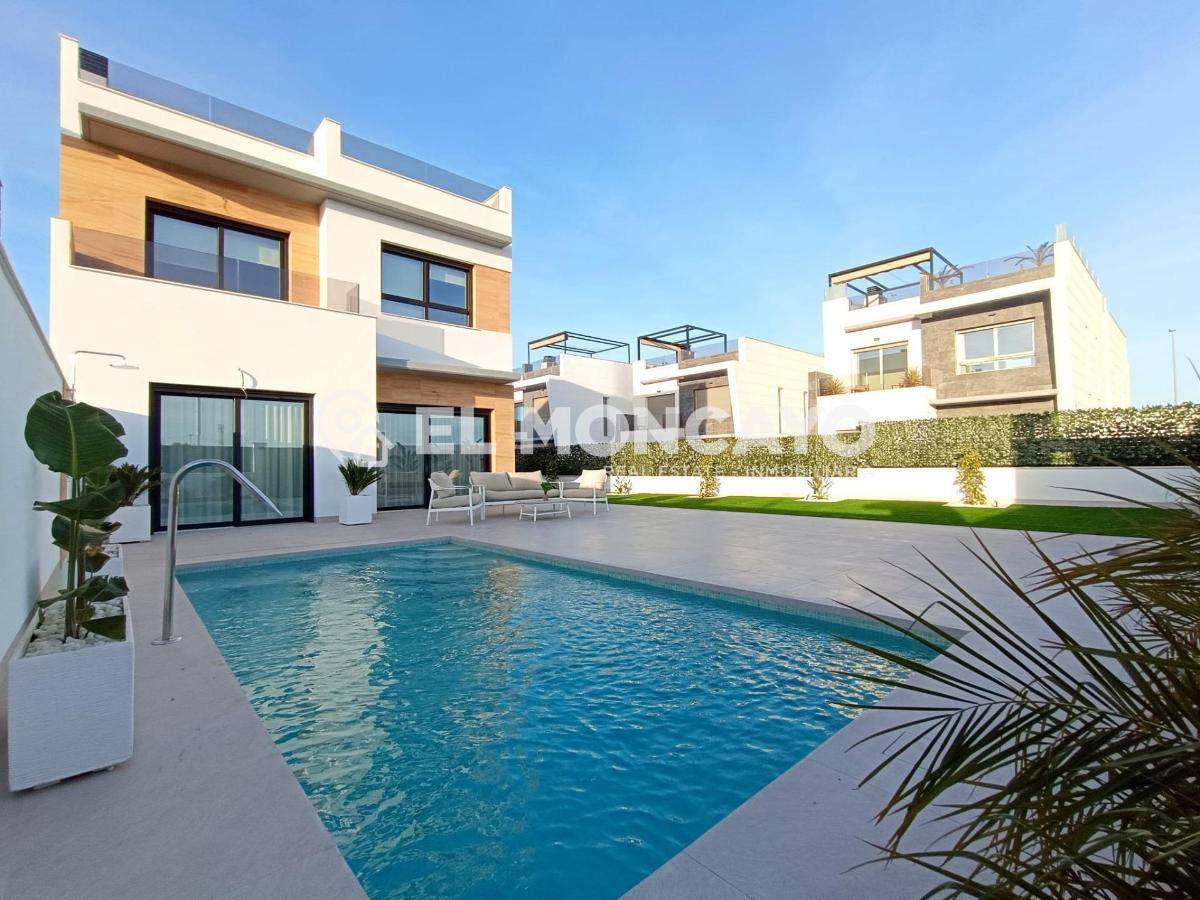 Villa a Benijofar, Alicante, Spagna 3 camere da letto, 138 mq. N° 102262