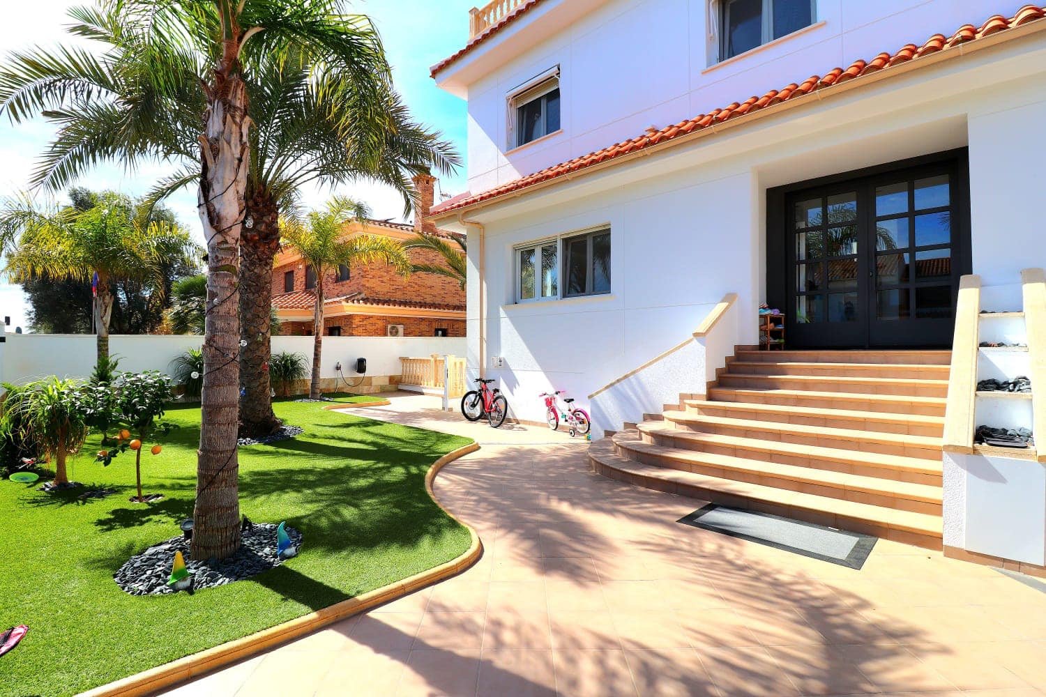 Villa i Dehesa De Campoamor, Alicante, Spanien 5 sovrum, 250 kvm. Nr. 136910