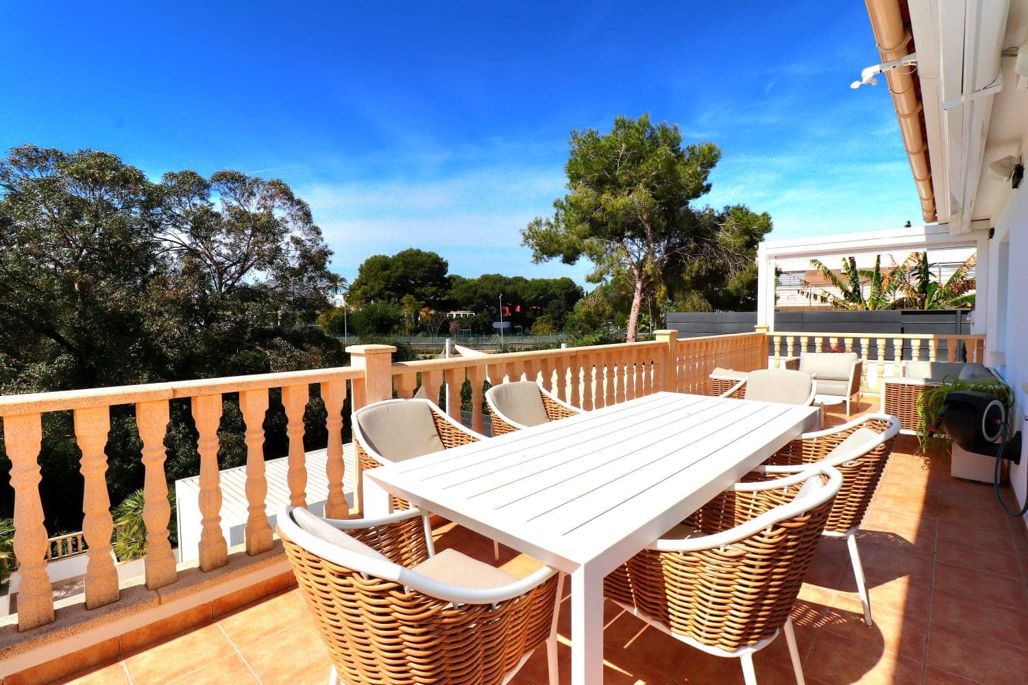 Villa i Dehesa De Campoamor, Alicante, Spanien 5 sovrum, 250 kvm. Nr. 136910