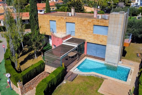 Villa in Dehesa De Campoamor, Alicante, Spain 4 bedrooms, 414 sq.m. No. 136911