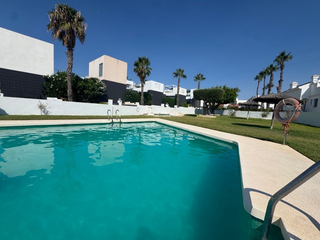 Townhouse in Alicante, Spain 2 bedrooms, 70 sq.m. No. 145375