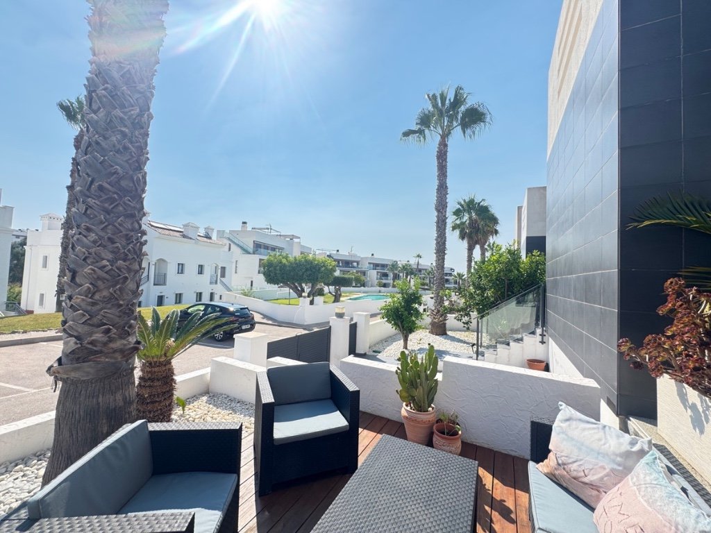 Townhouse in Alicante, Spain 2 bedrooms, 70 sq.m. No. 145375
