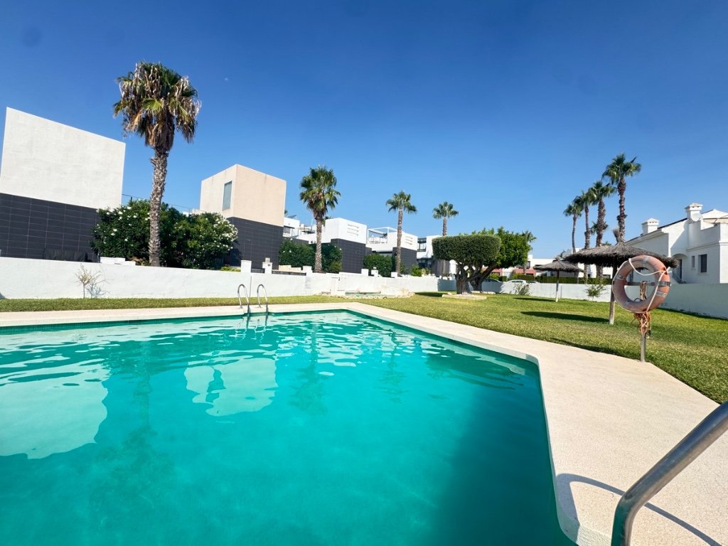 Townhouse in Alicante, Spain 2 bedrooms, 70 sq.m. No. 145375