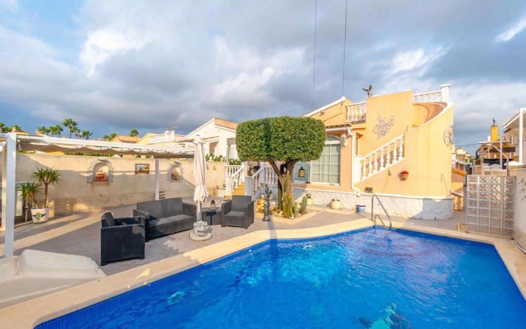 Villa en Alicante, España 3 dormitorios, 85 m2 No. 145379