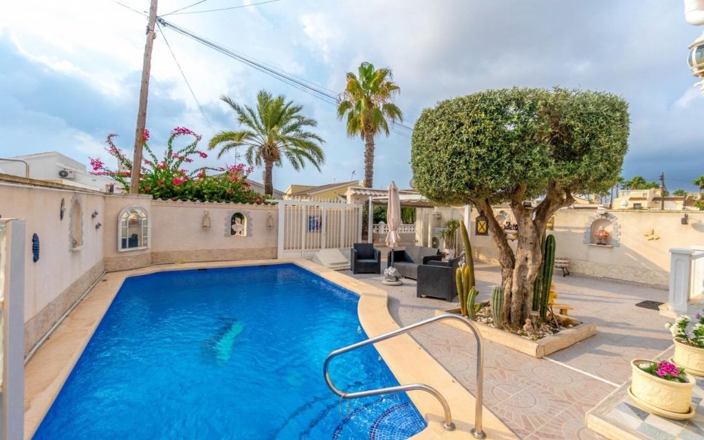 Villa en Alicante, España 3 dormitorios, 85 m2 No. 145379