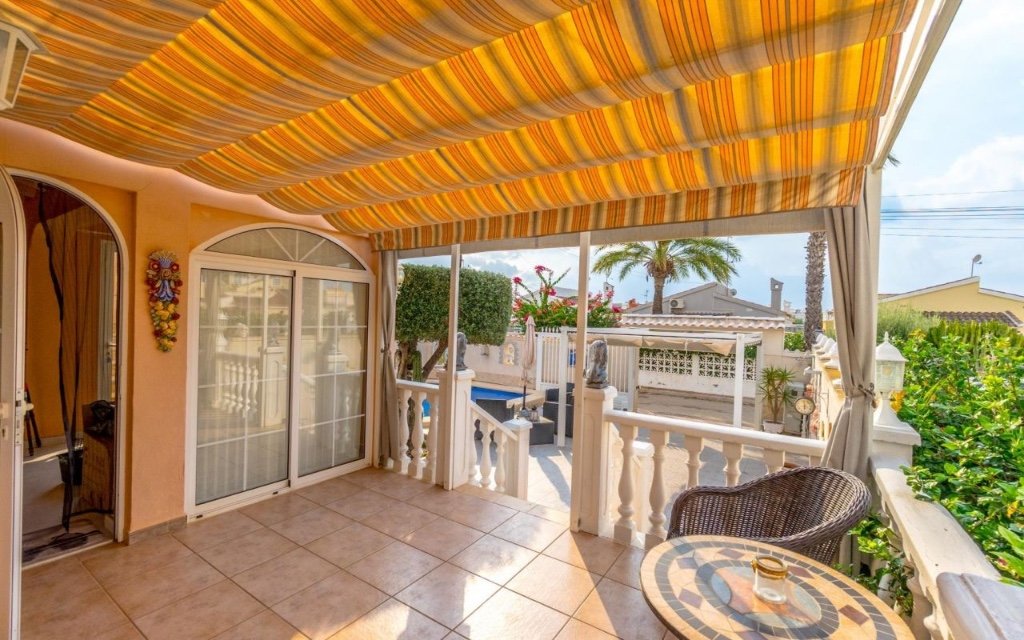 Villa en Alicante, España 3 dormitorios, 85 m2 No. 145379
