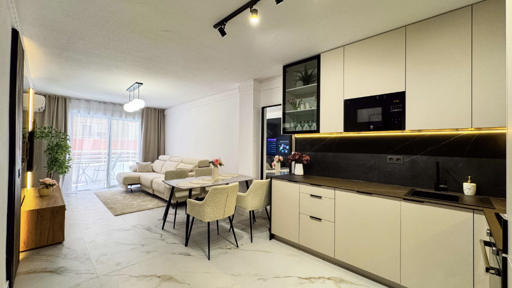 Huoneisto Torrevieja, Alicante, Espanja 4 makuuhuonetta, 107 m2 No. 145376