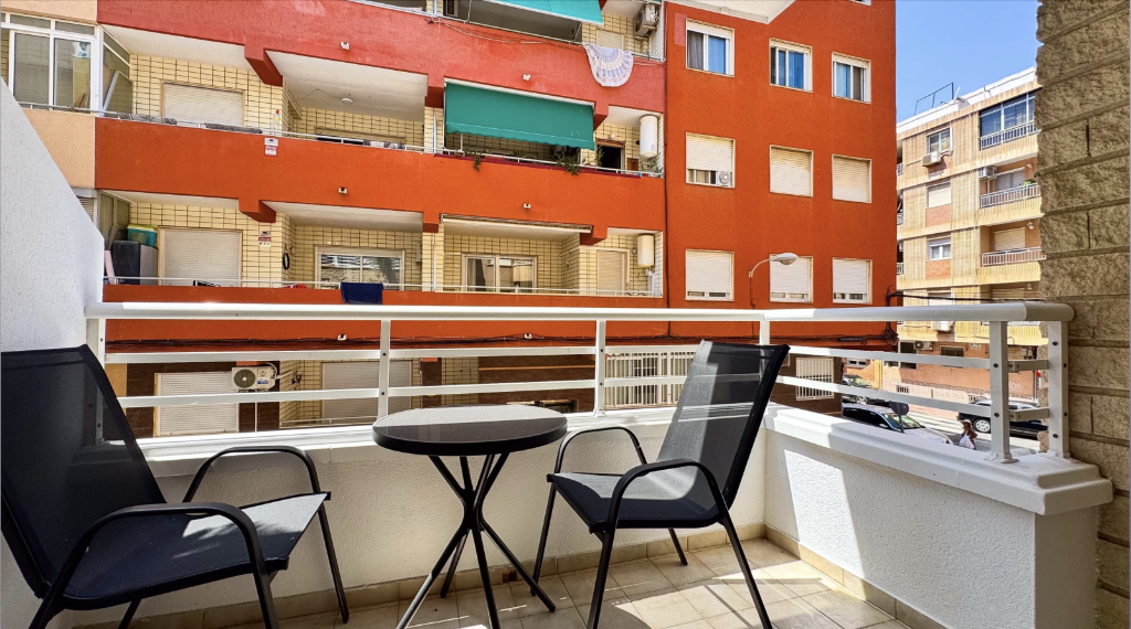 Huoneisto Torrevieja, Alicante, Espanja 4 makuuhuonetta, 107 m2 No. 145376