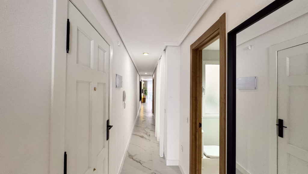 Huoneisto Torrevieja, Alicante, Espanja 4 makuuhuonetta, 107 m2 No. 145376