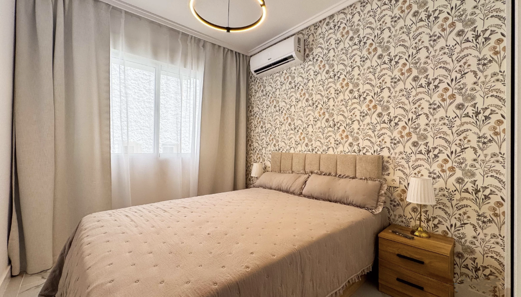 Huoneisto Torrevieja, Alicante, Espanja 4 makuuhuonetta, 107 m2 No. 145376