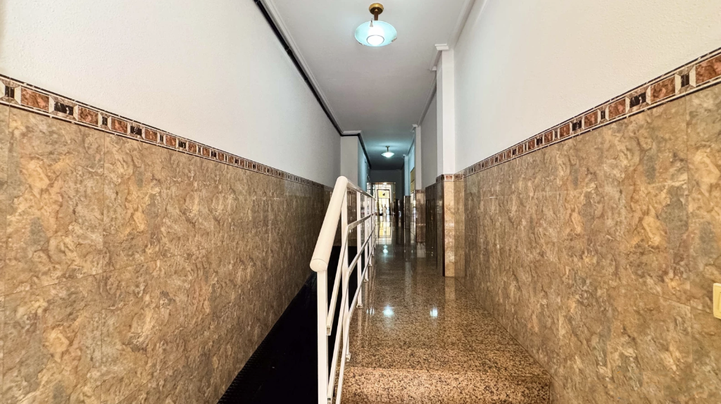 Huoneisto Torrevieja, Alicante, Espanja 4 makuuhuonetta, 107 m2 No. 145376