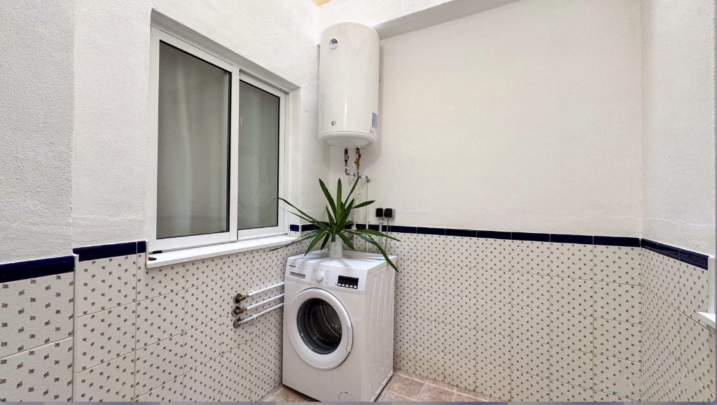 Huoneisto Torrevieja, Alicante, Espanja 4 makuuhuonetta, 107 m2 No. 145376