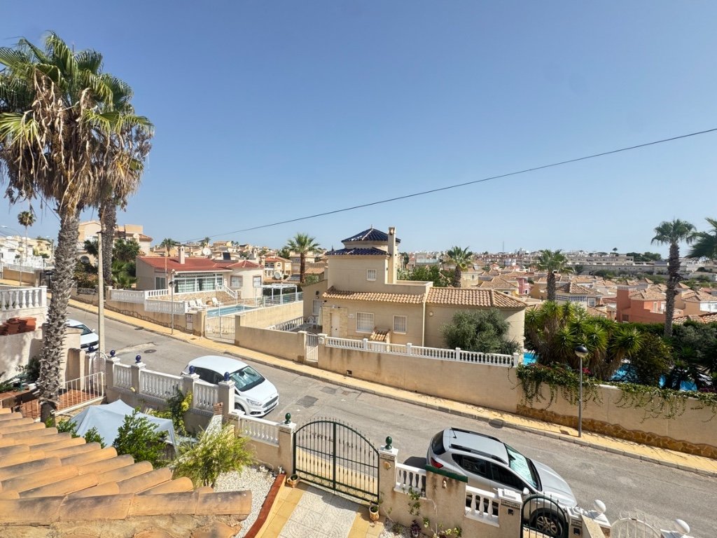 Villa in Alicante, Spain 4 bedrooms, 120 sq.m. No. 145373