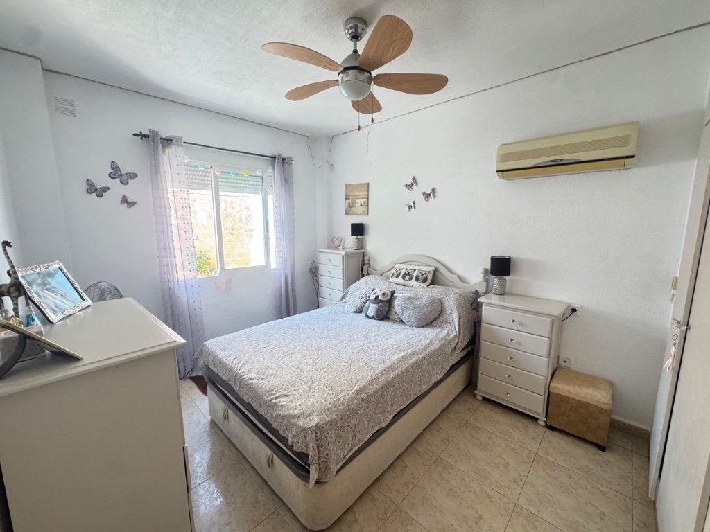 Villa in Alicante, Spain 4 bedrooms, 120 sq.m. No. 145373