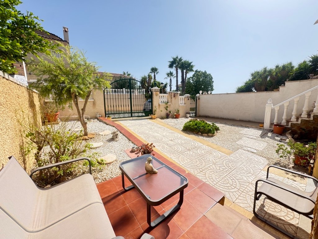 Villa in Alicante, Spain 4 bedrooms, 120 sq.m. No. 145373