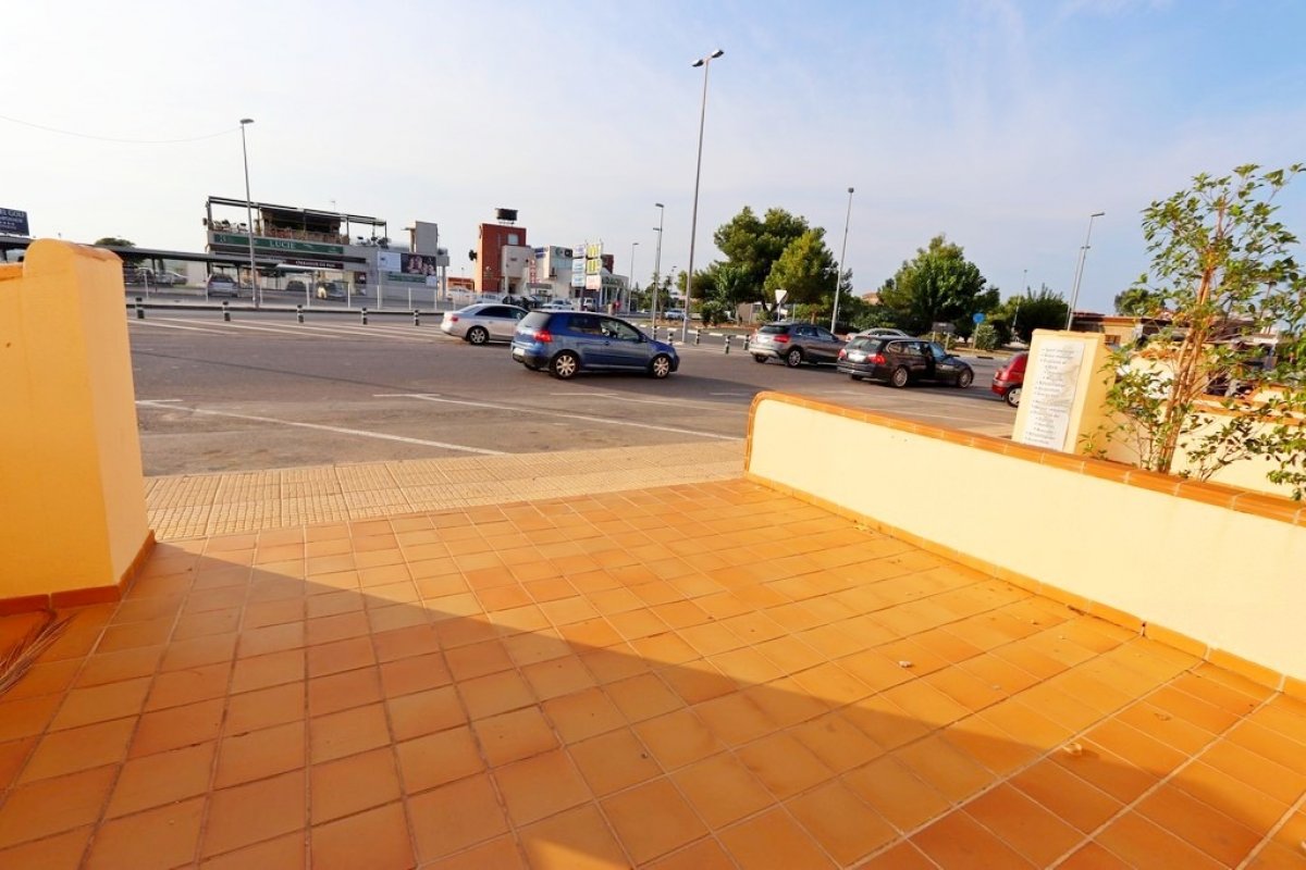 Liikekiinteistö Alicante, Espanja 65 m2 No. 80824