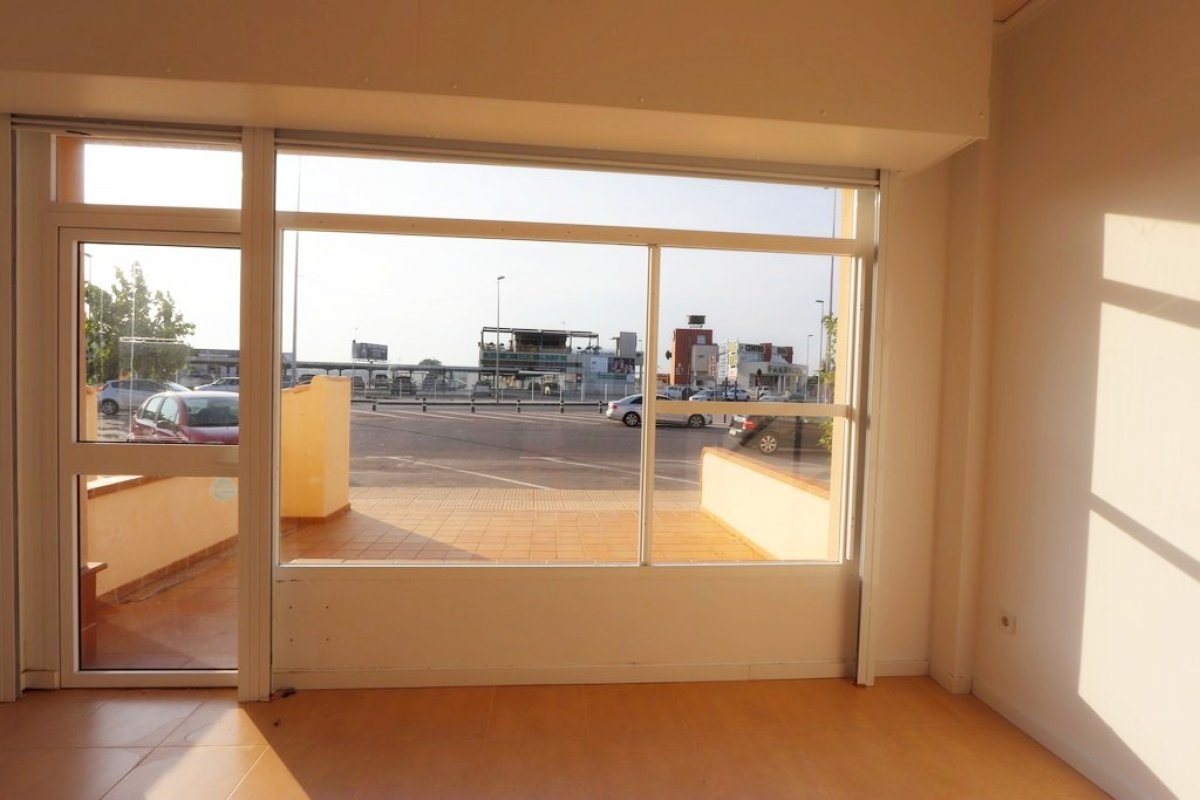 Liikekiinteistö Alicante, Espanja 65 m2 No. 80824