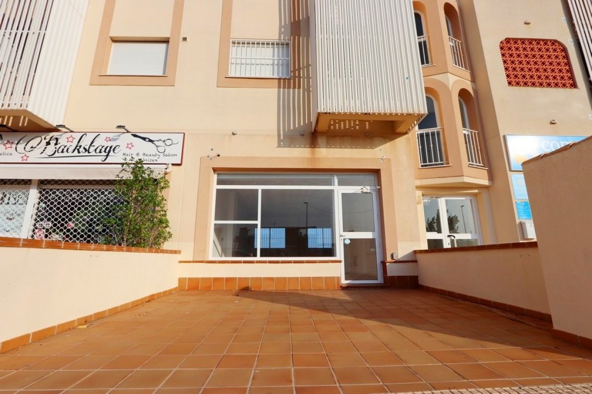 Liikekiinteistö Alicante, Espanja 65 m2 No. 80824
